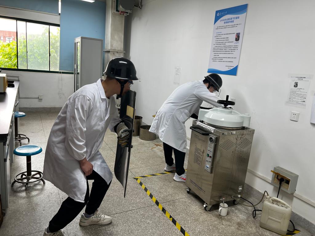 捕鱼游戏网页版